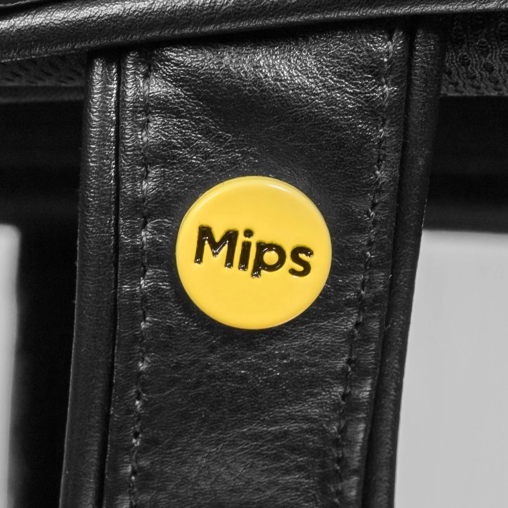 Back On Track EQ3 Pardus Black Edition med skruv Svart