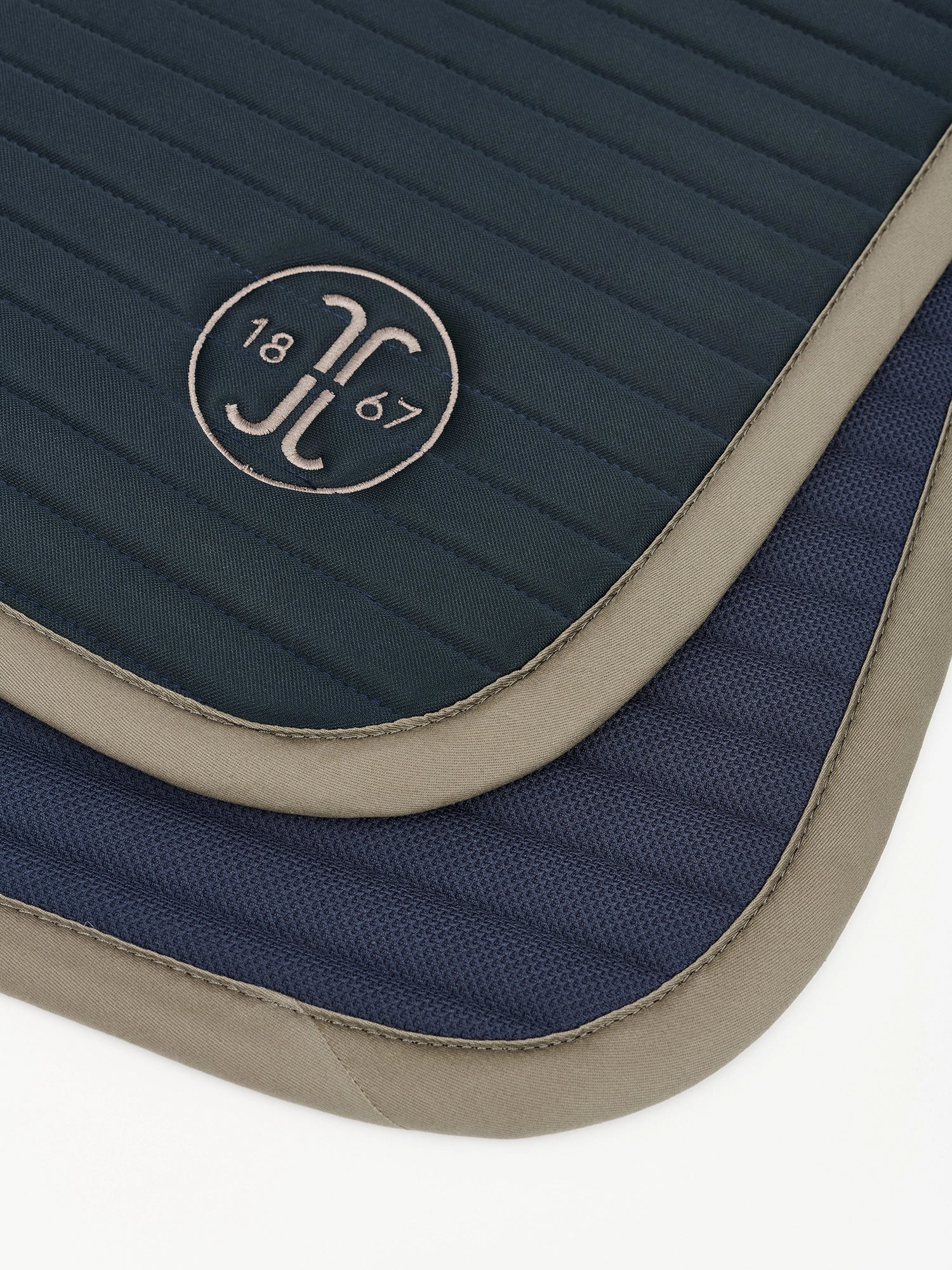 Jacson Karlskrona Dressyrschabrak Marin/Beige